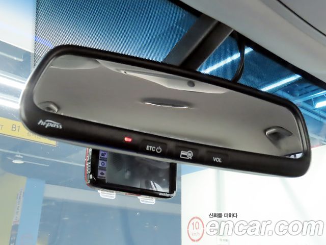 Hyundai Santa Fe (DM) Diesel(e-VGT) 2.0 2WD Premium 2015 — фото 19