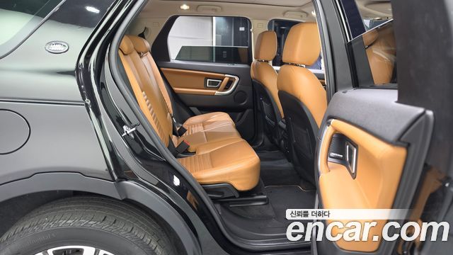 Land Rover Discovery Sport 2.0 TD4 HSE Luxury 2019 — фото 12