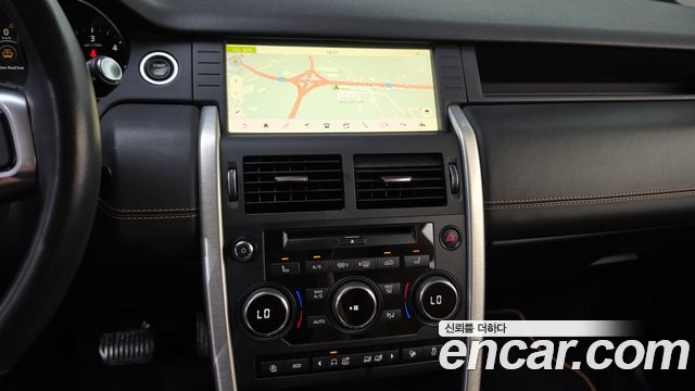 Land Rover Discovery Sport 2.0 TD4 HSE Luxury 2019 — фото 14