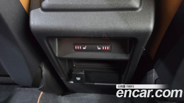 Land Rover Discovery Sport 2.0 TD4 HSE Luxury 2019 — фото 18