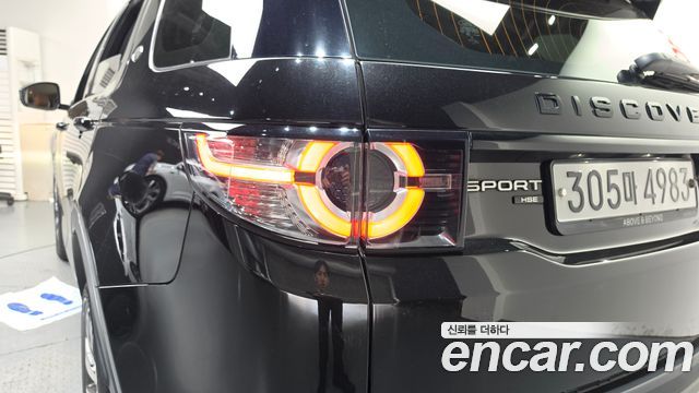 Land Rover Discovery Sport 2.0 TD4 HSE Luxury 2019 — фото 23