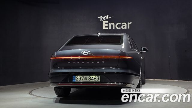 Hyundai Grandeur Hybrid (GN7) Calligraphy 2023 — фото 4
