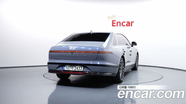 Hyundai Grandeur (GN7) 2,5 Gasoline 2WD Calligraphy 2023 — фото 4