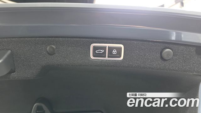 Hyundai Grandeur (GN7) 2,5 Gasoline 2WD Calligraphy 2023 — фото 15