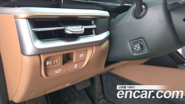 Hyundai Grandeur (GN7) 2,5 Gasoline 2WD Calligraphy 2023 — фото 20