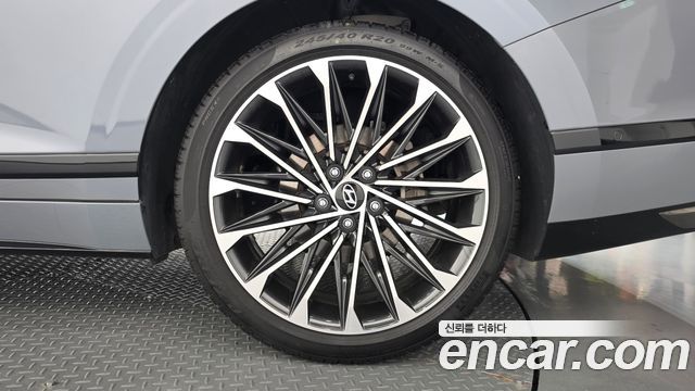 Hyundai Grandeur (GN7) 2,5 Gasoline 2WD Calligraphy 2023 — фото 21
