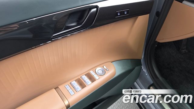 Hyundai Grandeur (GN7) 2,5 Gasoline 2WD Calligraphy 2023 — фото 29