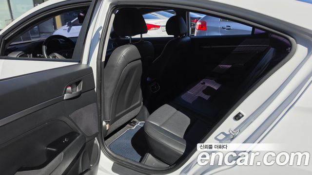 Hyundai Avante (AD) 1.6 GDI Smart 2017 — фото 11
