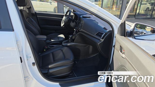 Hyundai Avante (AD) 1.6 GDI Smart 2017 — фото 12