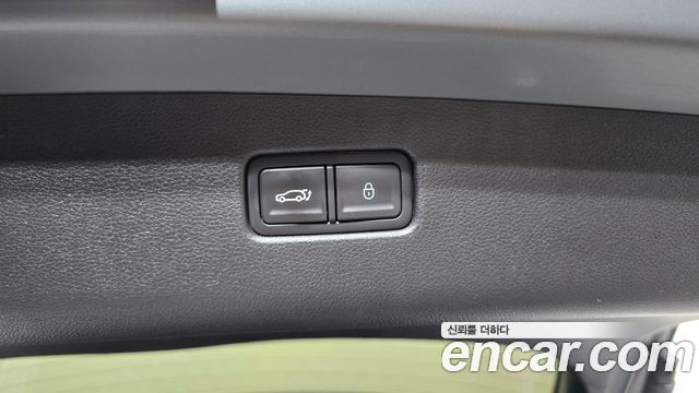 Genesis GV70 2.5T Gasoline 2WD 2023 — фото 30