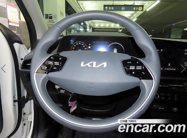 Kia Niro Signature 2022 — фото 8