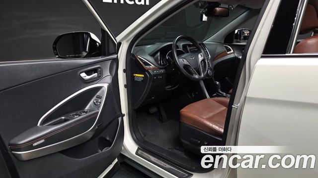Hyundai Santa Fe (DM) Diesel(e-VGT) 2.0 4WD Exclusive Special 2015 — фото 10