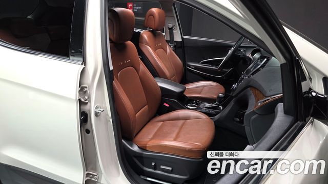 Hyundai Santa Fe (DM) Diesel(e-VGT) 2.0 4WD Exclusive Special 2015 — фото 11