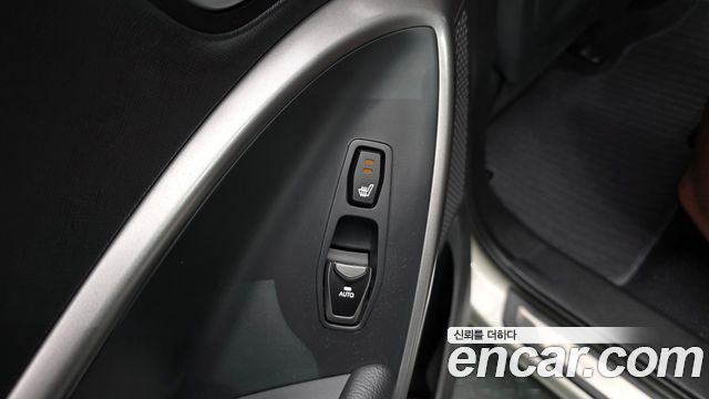 Hyundai Santa Fe (DM) Diesel(e-VGT) 2.0 4WD Exclusive Special 2015 — фото 16