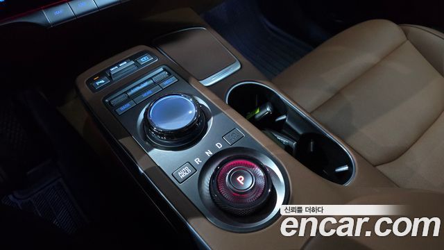 Genesis GV70 2.5T Gasoline 2WD 2024 — фото 9