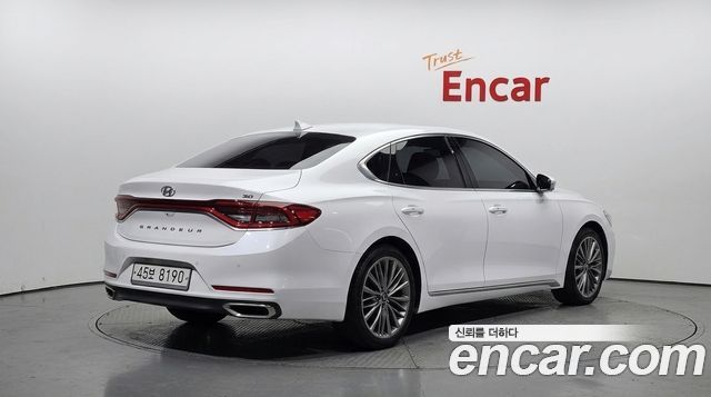 Hyundai Grandeur (IG) 3.0 Exclusive Special 2018 — фото 2
