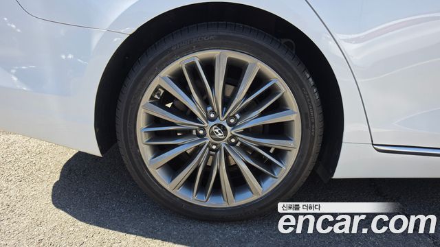 Hyundai Grandeur (IG) 3.0 Exclusive Special 2018 — фото 5