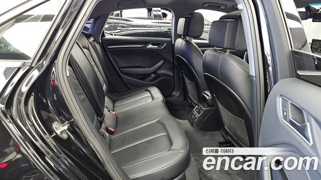 Audi A3 40 TFSI 8V 2018 — фото 12