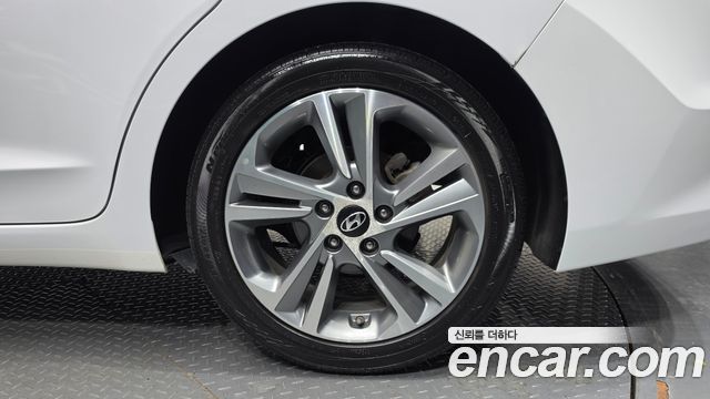 Hyundai Avante (AD) 1.6 GDI Value Plus 2018 — фото 21