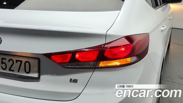 Hyundai Avante (AD) 1.6 GDI Value Plus 2018 — фото 23