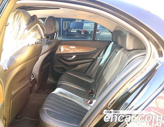 Mercedes-Benz E-Class (W213) E300 4MATIC Exclusive 2019 — фото 16