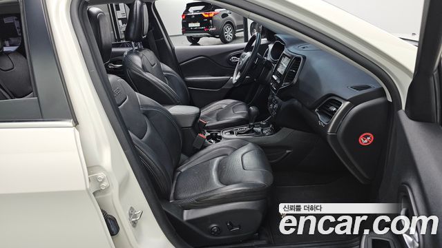 Jeep Cherokee (KL) 2.4 Longitude High AWD 2019 — фото 10