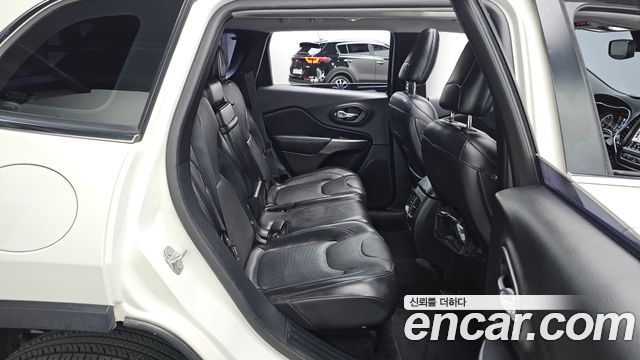 Jeep Cherokee (KL) 2.4 Longitude High AWD 2019 — фото 26