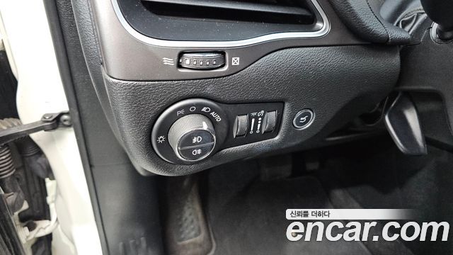 Jeep Cherokee (KL) 2.4 Longitude High AWD 2019 — фото 27
