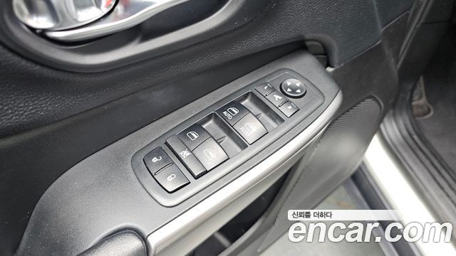Jeep Cherokee (KL) 2.4 Longitude High AWD 2019 — фото 28