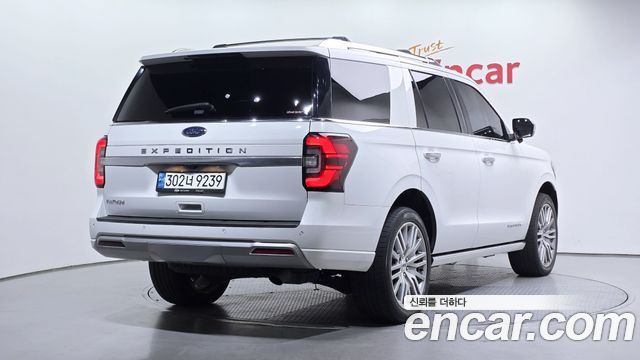 Ford Expedition Platinum 4WD 7Seater 2022 — фото 2
