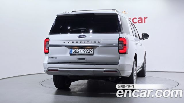 Ford Expedition Platinum 4WD 7Seater 2022 — фото 4