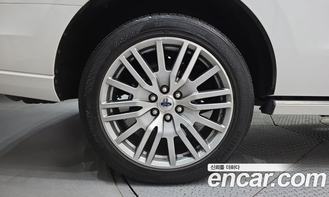 Ford Expedition Platinum 4WD 7Seater 2022 — фото 5