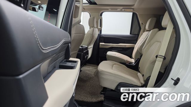 Ford Expedition Platinum 4WD 7Seater 2022 — фото 12