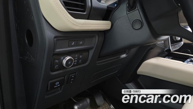 Ford Expedition Platinum 4WD 7Seater 2022 — фото 20