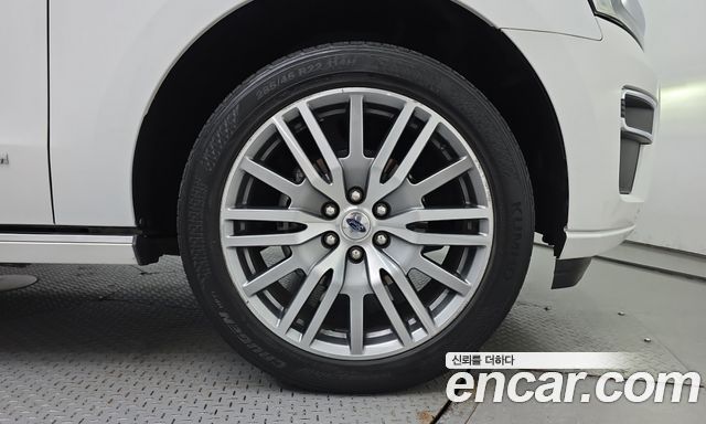 Ford Expedition Platinum 4WD 7Seater 2022 — фото 21