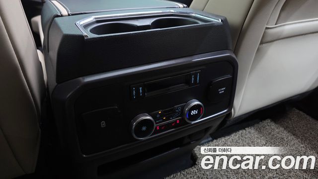 Ford Expedition Platinum 4WD 7Seater 2022 — фото 27