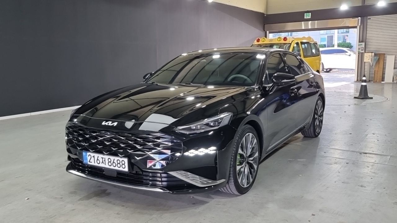 Kia K8 2.5 Gasoline 2WD Signature