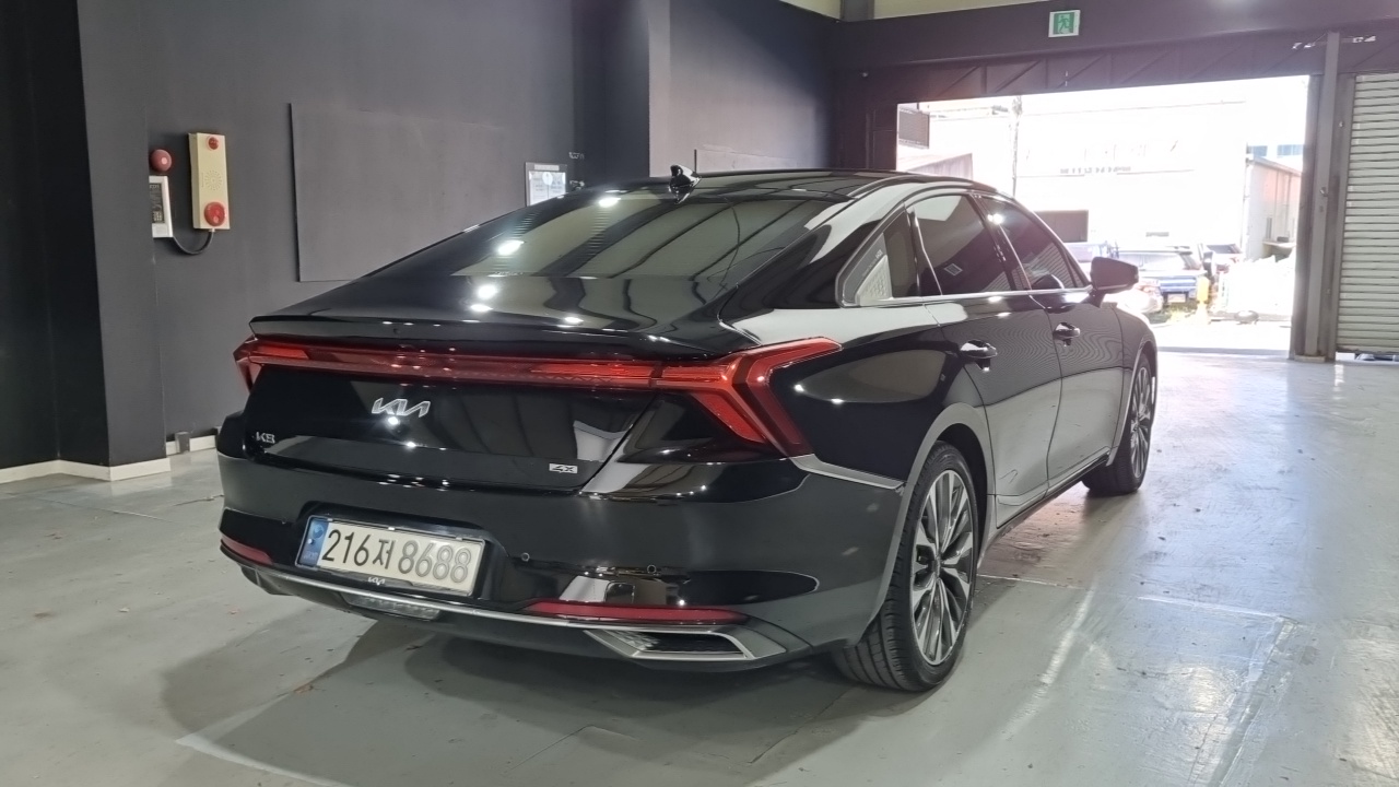 Kia K8 2.5 Gasoline 2WD Signature 2022 — фото 2