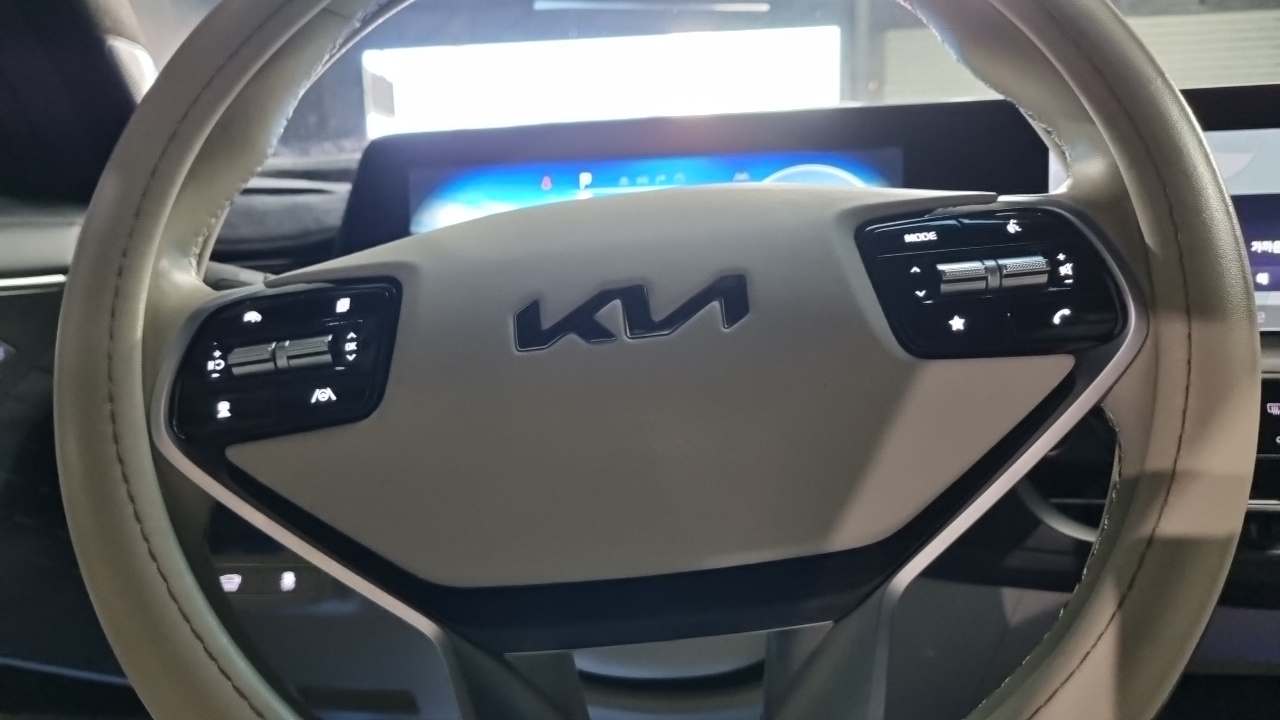 Kia K8 2.5 Gasoline 2WD Signature 2022 — фото 17