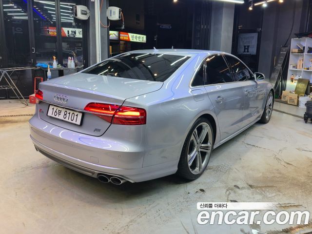 Audi S8 4.0 TFSI quattro D4 2015 — фото 4