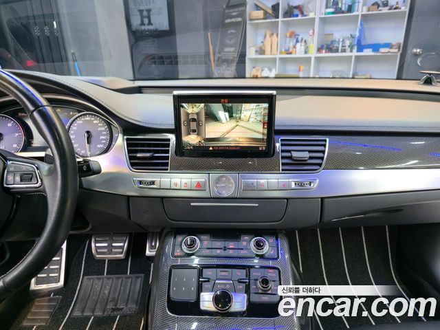 Audi S8 4.0 TFSI quattro D4 2015 — фото 17