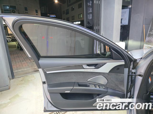 Audi S8 4.0 TFSI quattro D4 2015 — фото 20