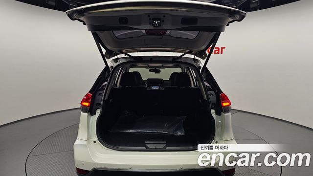 Nissan X-Trail 2.5 4WD 2018 — фото 20