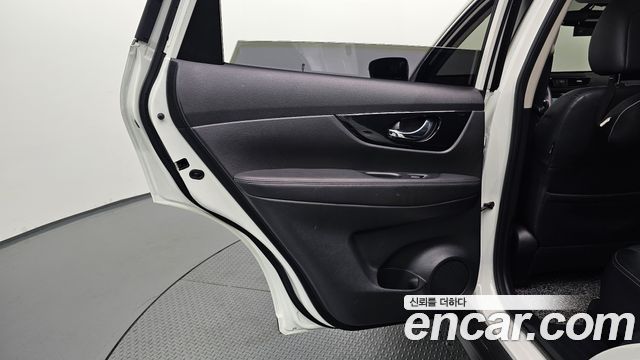 Nissan X-Trail 2.5 4WD 2018 — фото 25