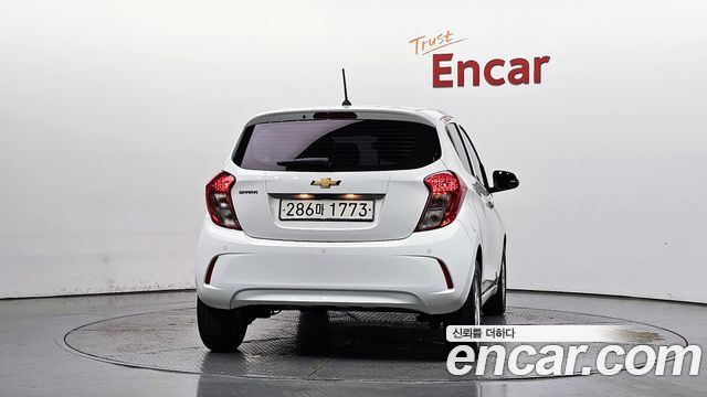 Chevrolet Spark LT 2022 — фото 4