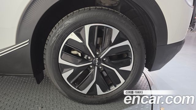 Kia EV6 Standard Air 2022 — фото 21
