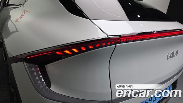 Kia EV6 Standard Air 2022 — фото 23
