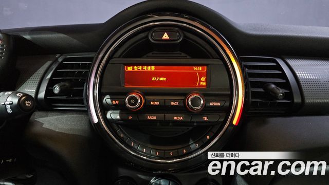 MINI Cooper 5Door Standard 3rd 2017 — фото 13