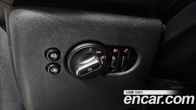 MINI Cooper 5Door Standard 3rd 2017 — фото 20