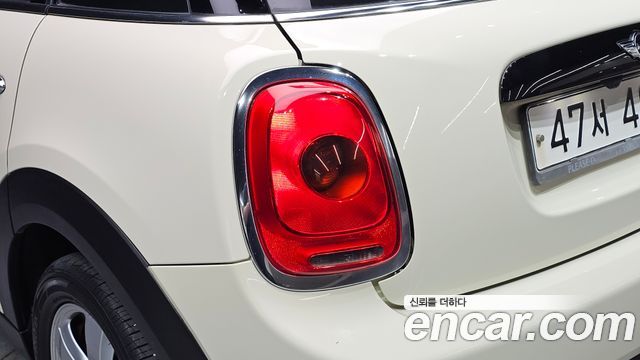 MINI Cooper 5Door Standard 3rd 2017 — фото 23